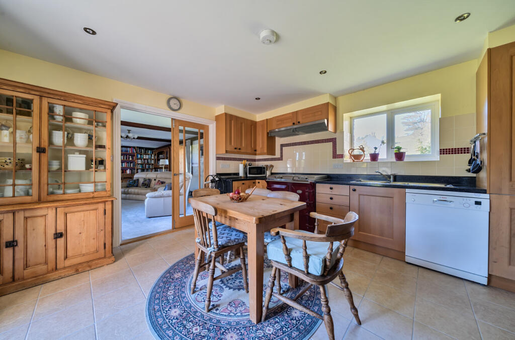 Kitchen/Breakfast Rm