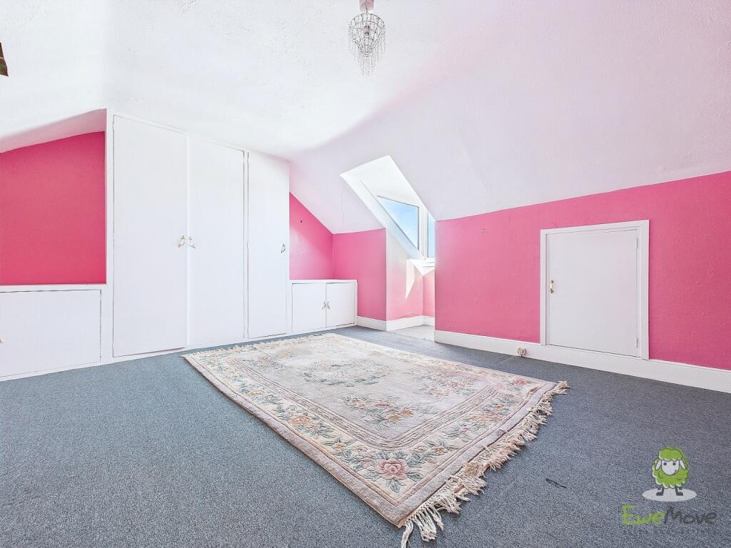 CAM01543G0-PR0123-STILL034