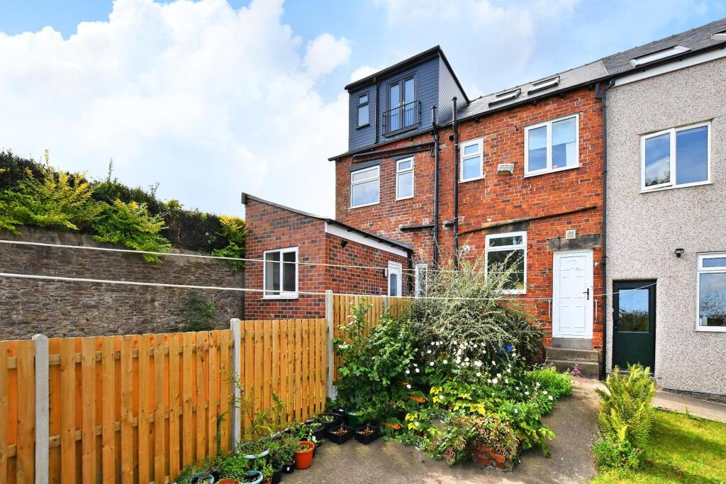 28 Townend Street, rear garden.jpg