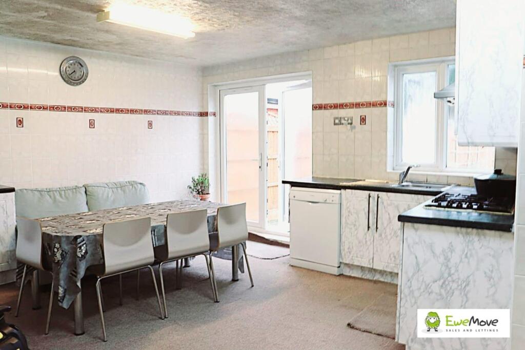 WhatsApp Image 2025-02-06 at 16.12.23