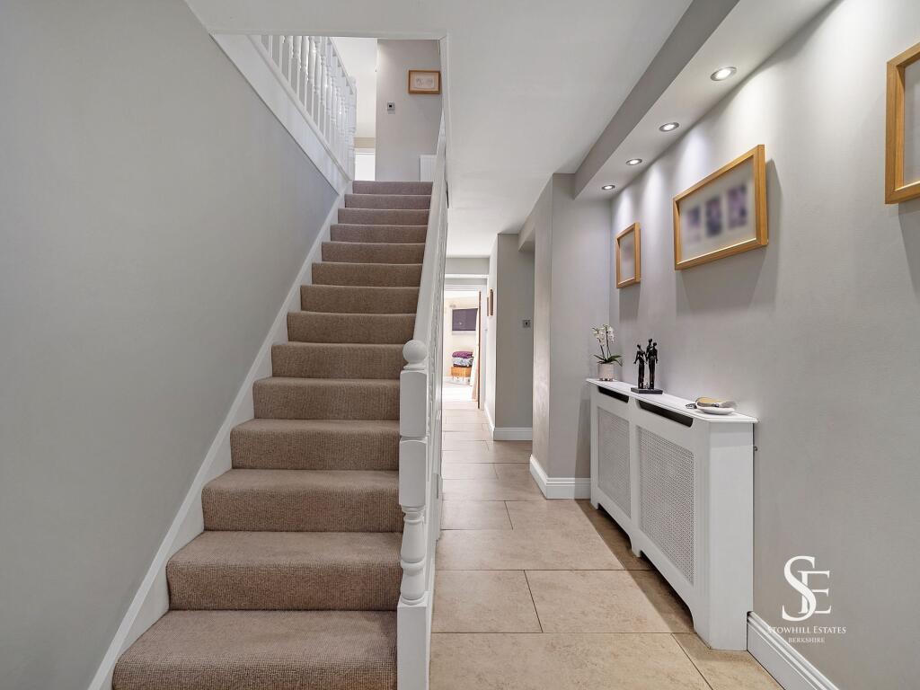 Hallway to stairs
