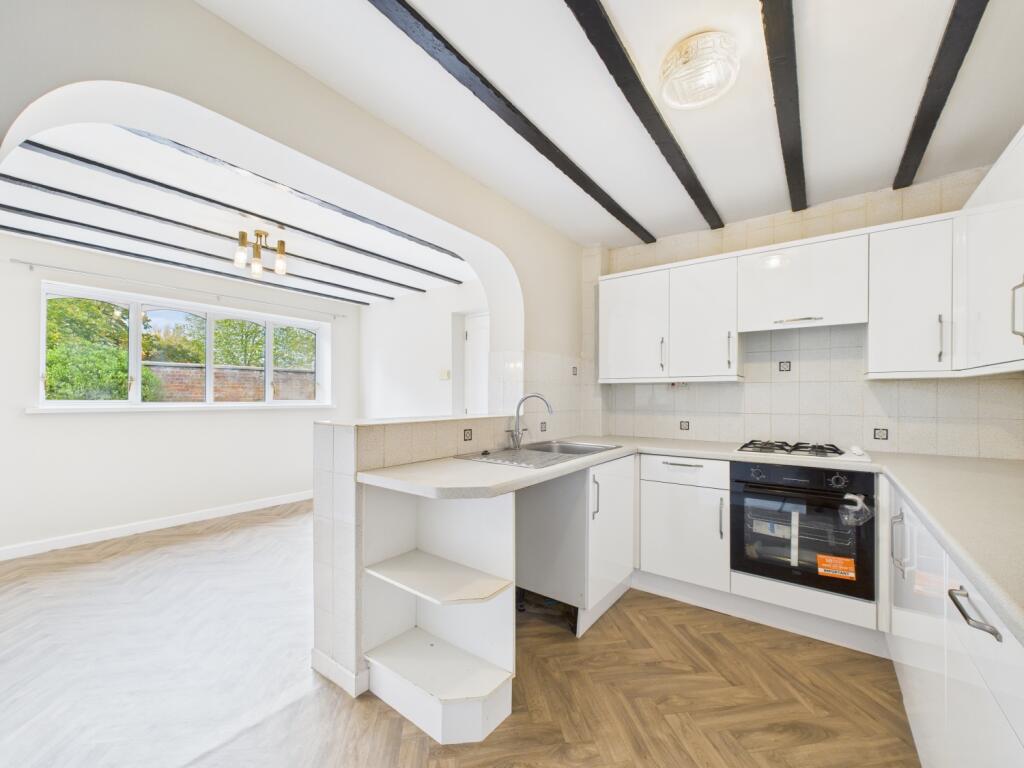 CAM02023G0-PR0178-STILL013