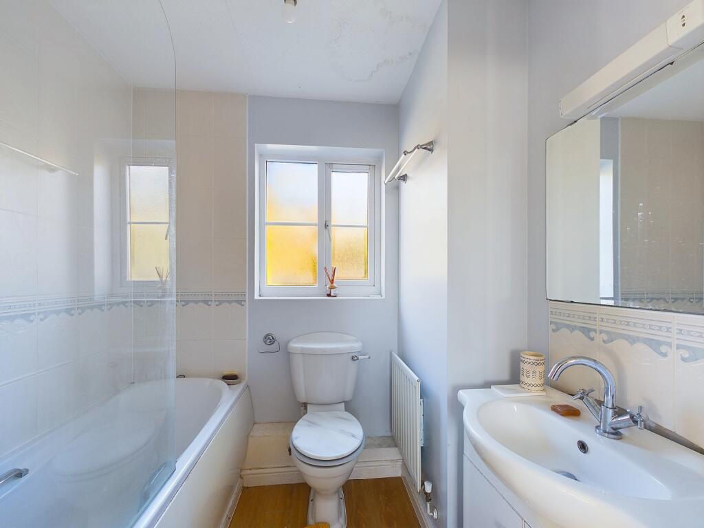 CAM01338G0-PR0075-STILL008