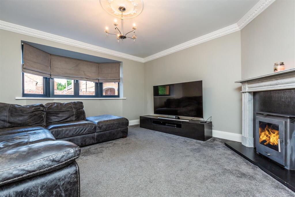 The Chimneys Park Street Worksop S80 1HH-27.jpg