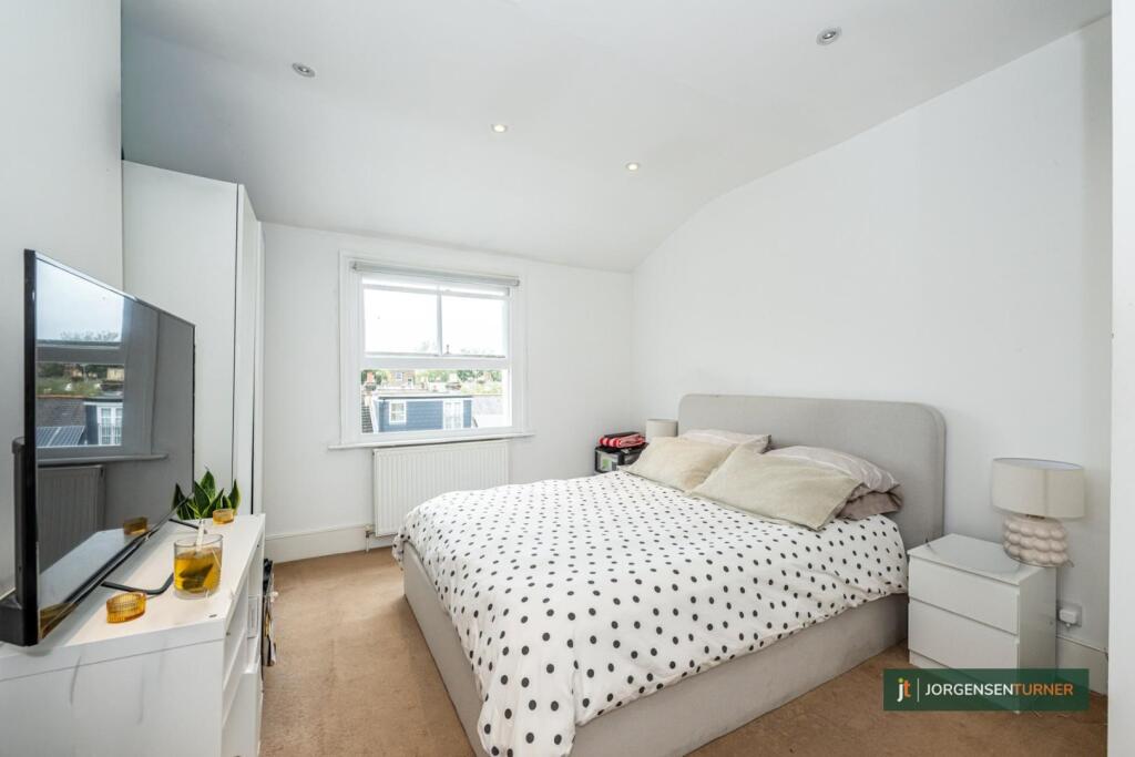 Bedroom .jpg