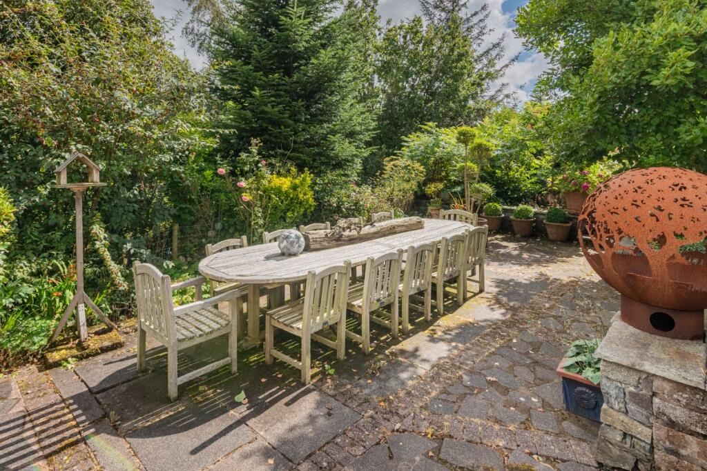 'Sunken Garden' Patio 