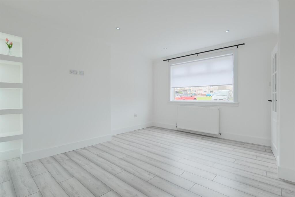 020-1 Innellin Crescent, Shotts ML4 4DB.jpg