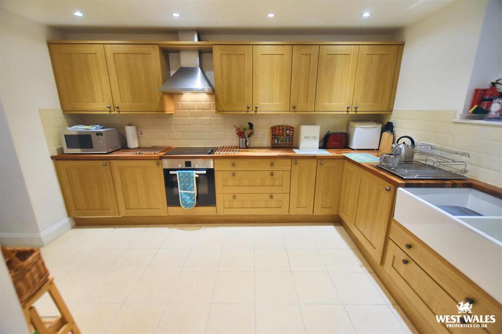 10 - 2025-11-17T124905.581.jpg