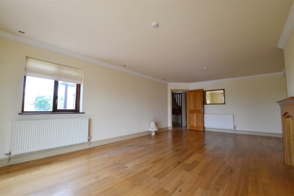 living room....JPG