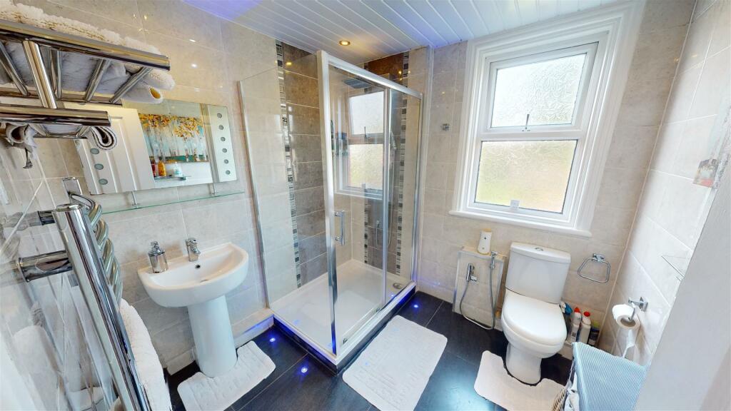 Hampton Road Shower Room