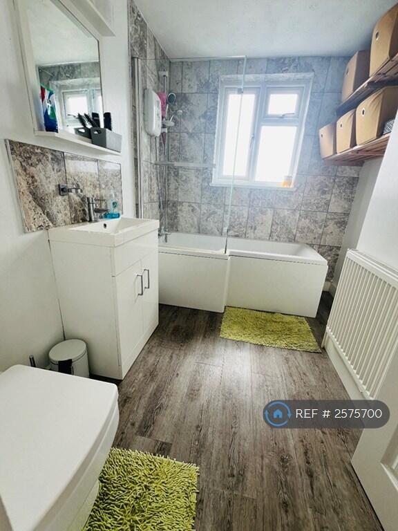 Upstairs Bathroom