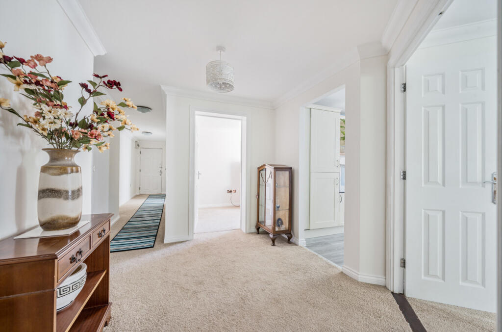 1321454-5-686e326...