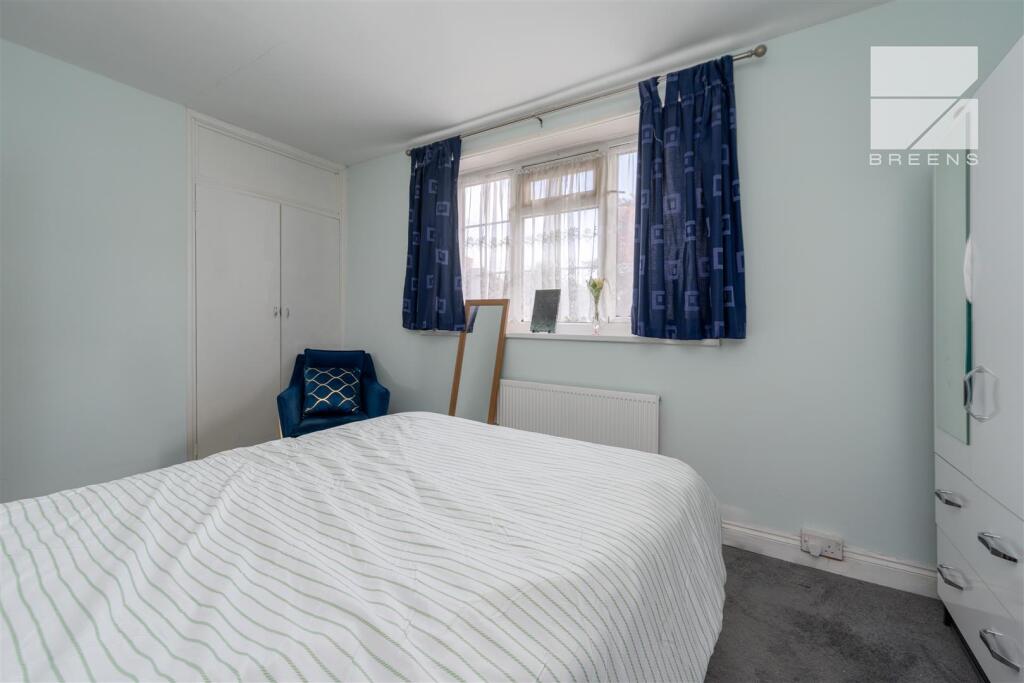17 Manor Farm Drive_0003.jpg