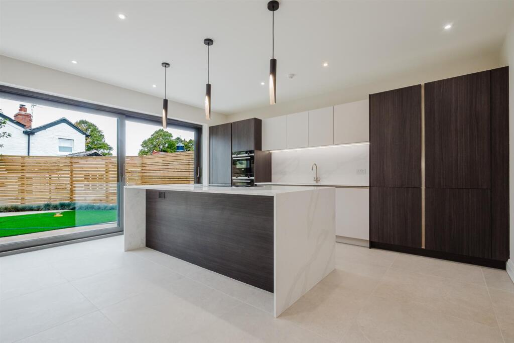 Live In Dining Kitchen