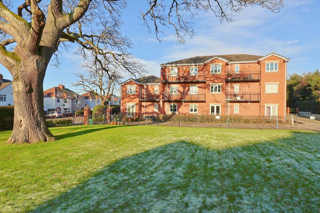 Front Communal Lawn