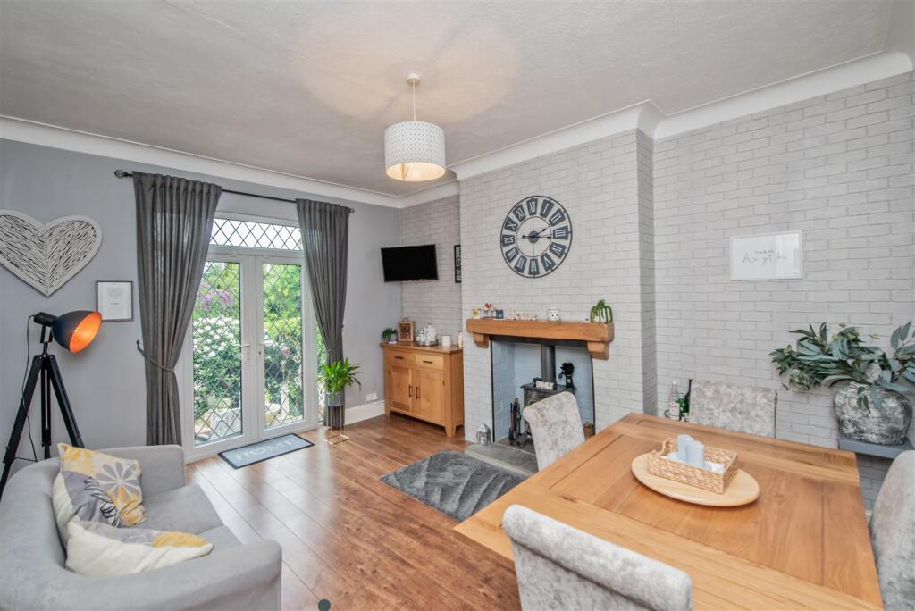 Dining Room: