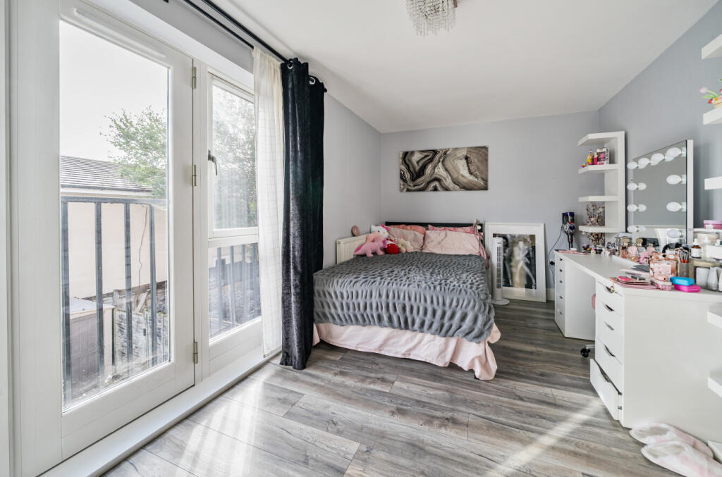 1348538-9-68b8057...