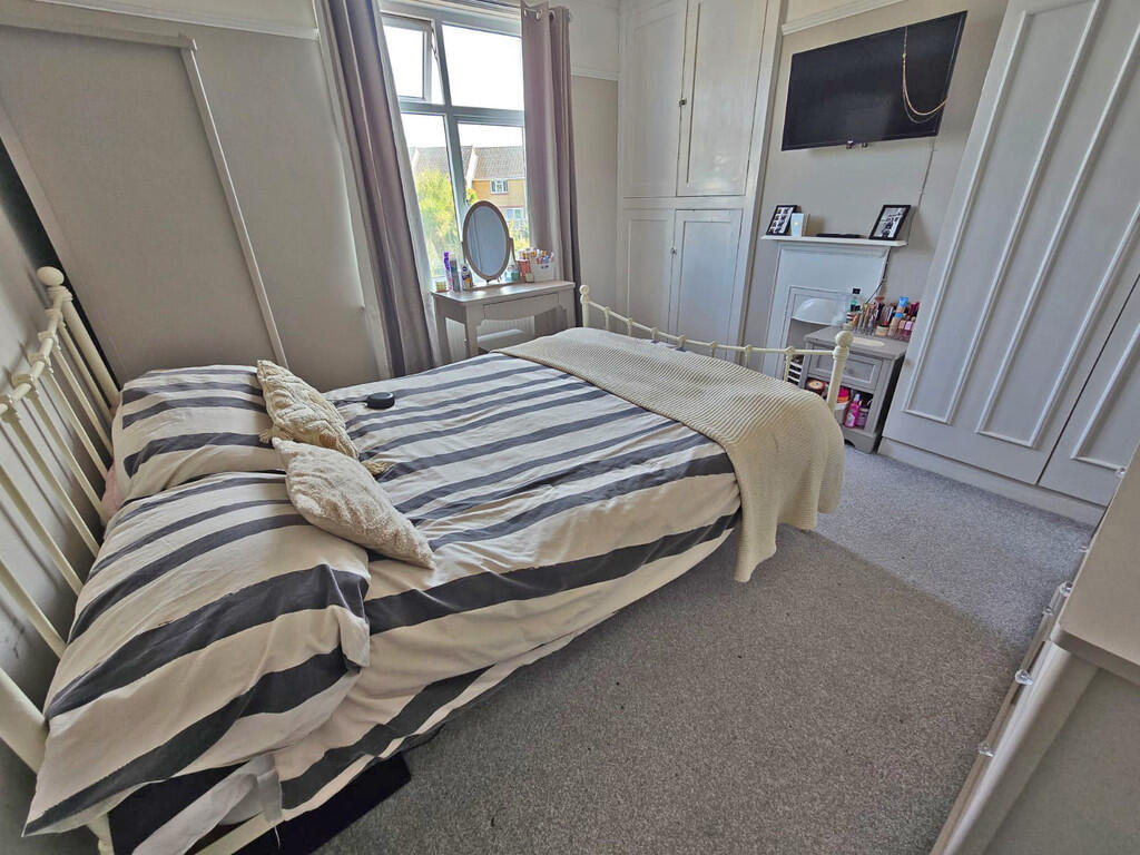 Second bedroom