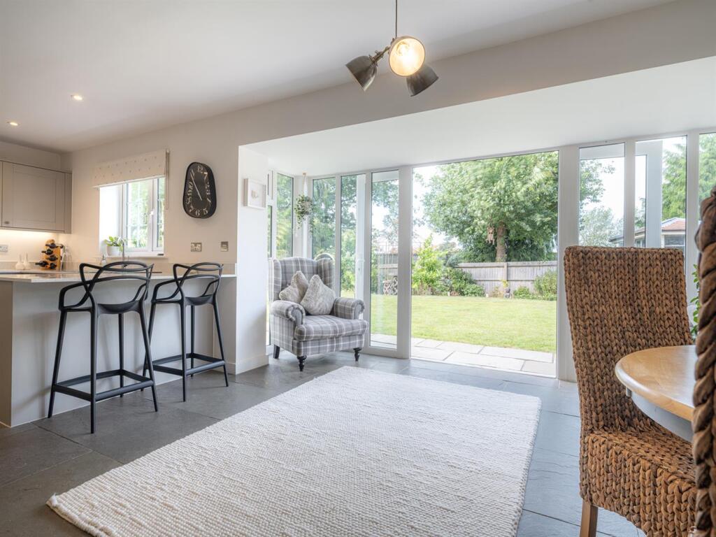 32 Studley Gardens-63.jpg