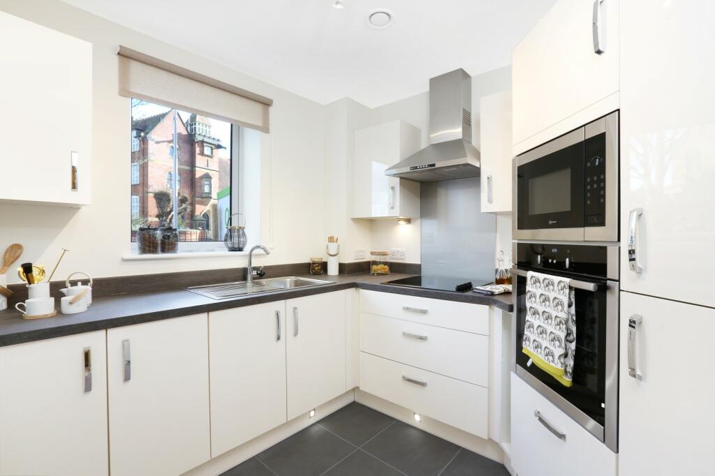 Show Apartment Kitchen 