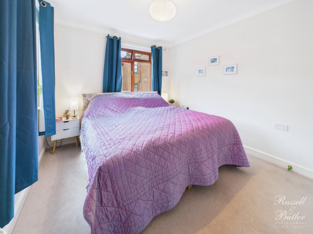 CAM01995G0-PR0385-STILL017