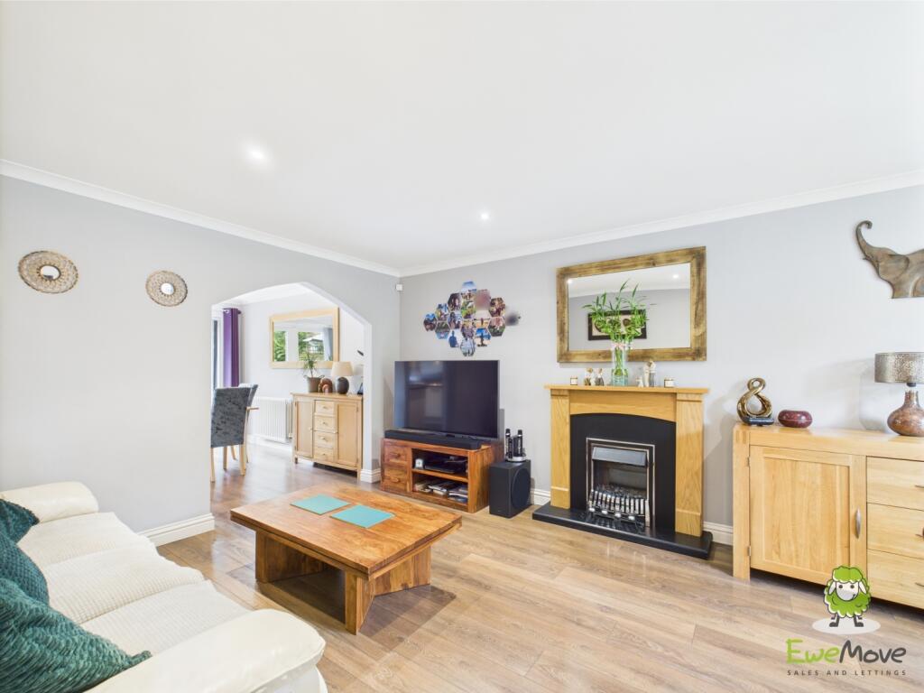 CAM03778G0-PR0237-STILL002