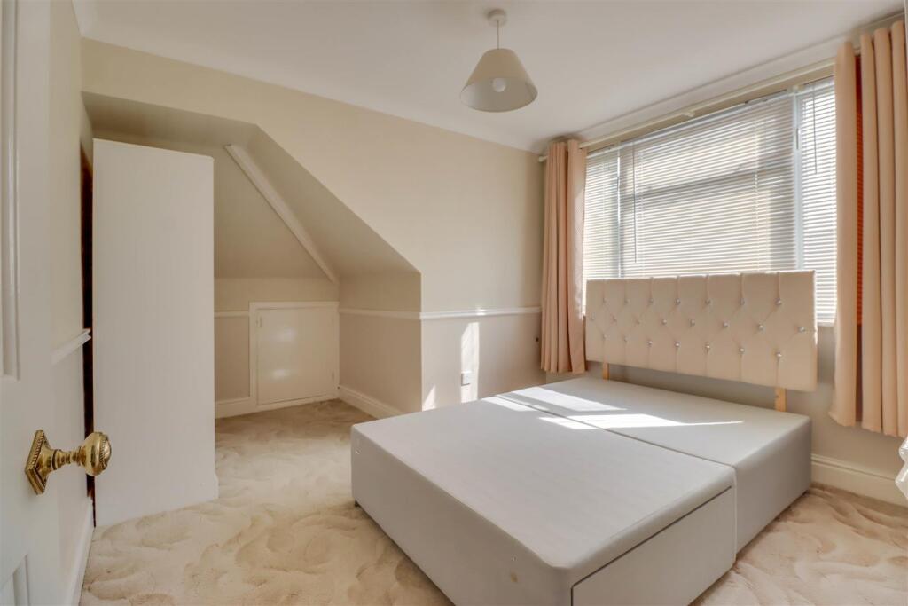 3 ELIZABETH DRIVE WICKFORD-12.jpg