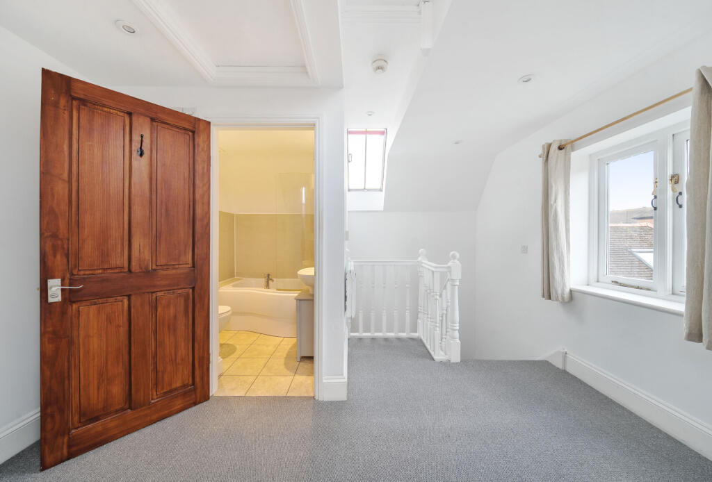 1389173-3-693fe22...