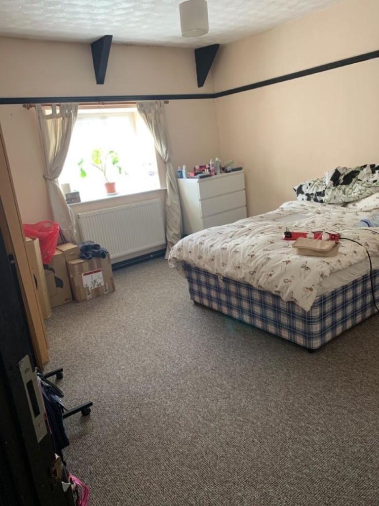 Bedroom 2 72.jpg