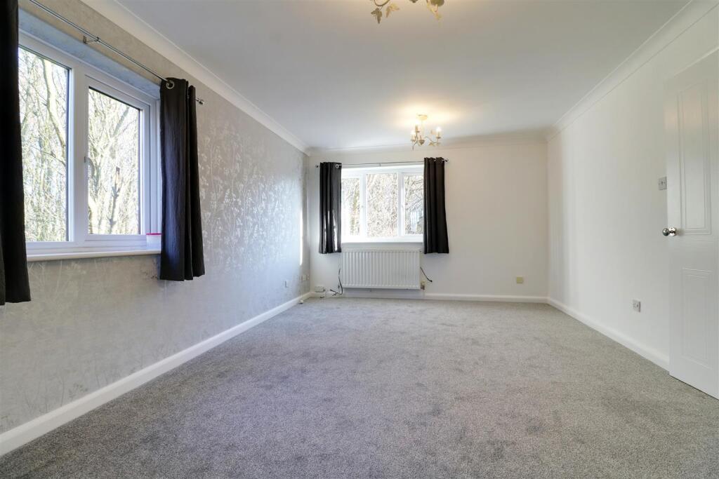 lounge 1.jpg