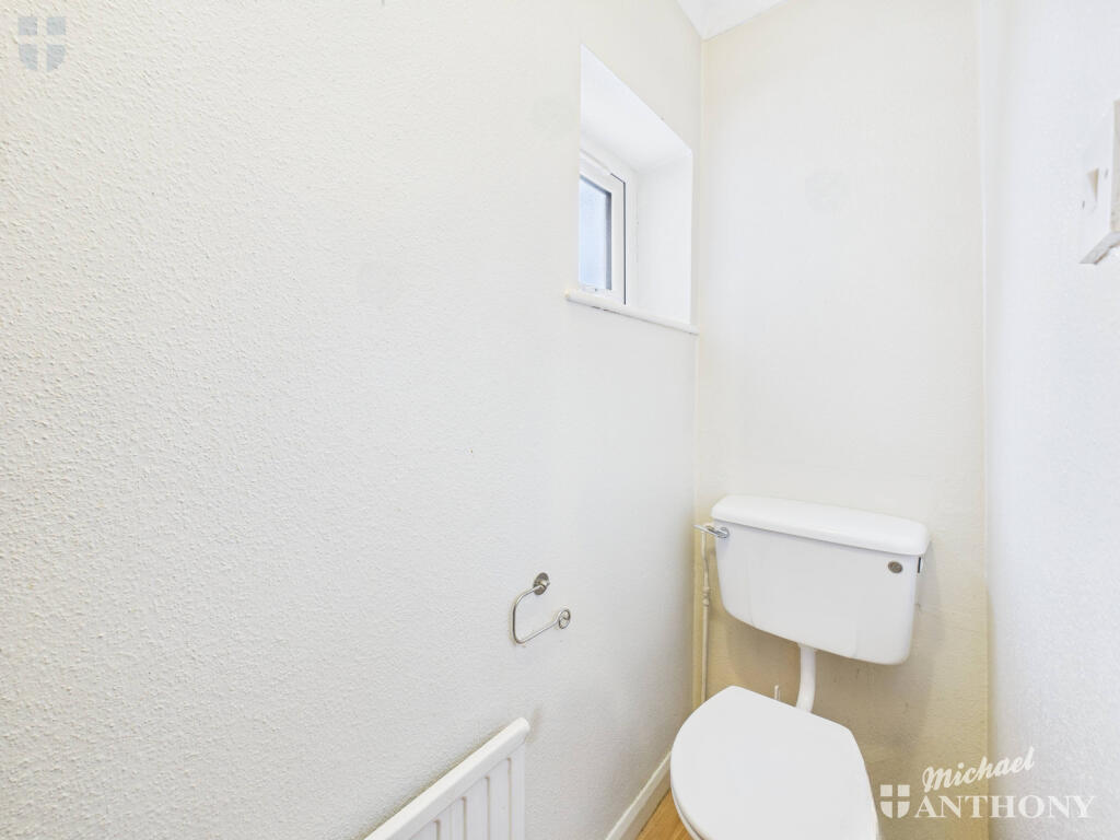 CAM03852G0-PR0480-STILL006