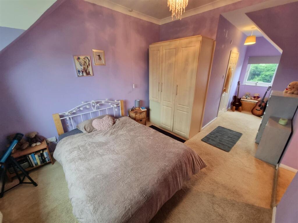 Bed 1.1.jpg