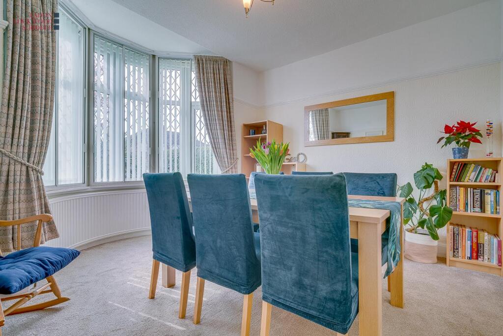 Dining room 1.1.jpg