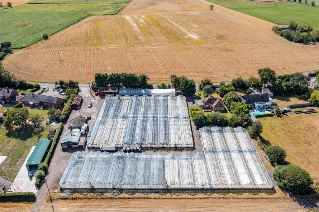 Sintons Nursers - Rear Aspect