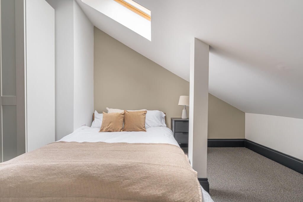 The Hosiery Factory Flat L Bedroom 14