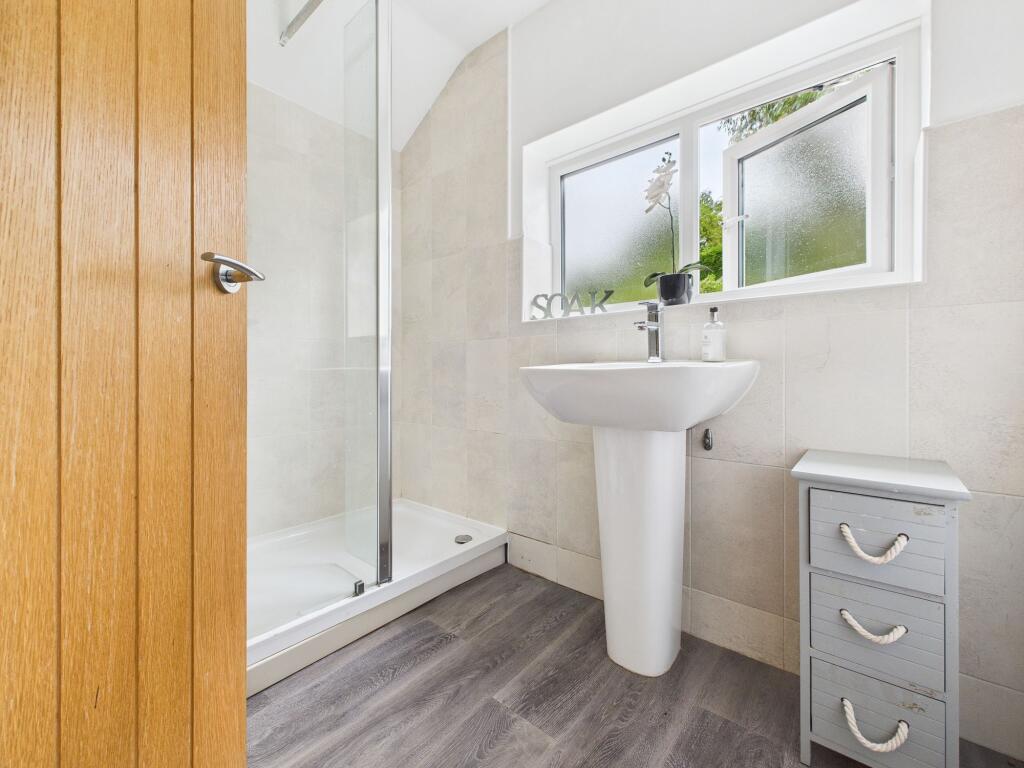 Shower-Room