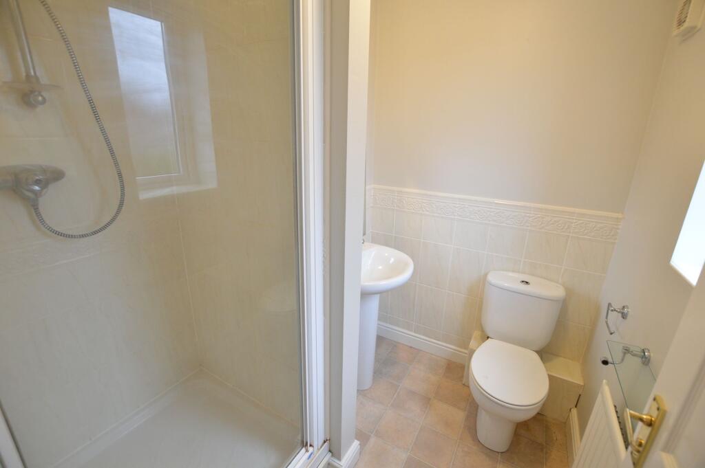 EN SUITE SHOWER ROOM