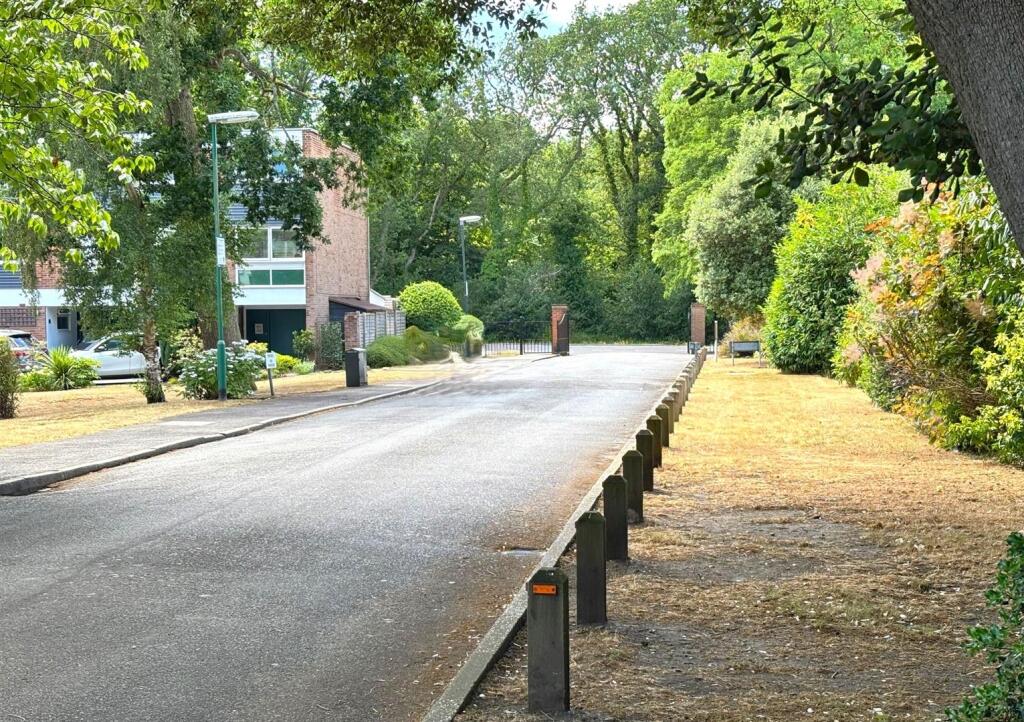 29 high point entrance gates.jpg