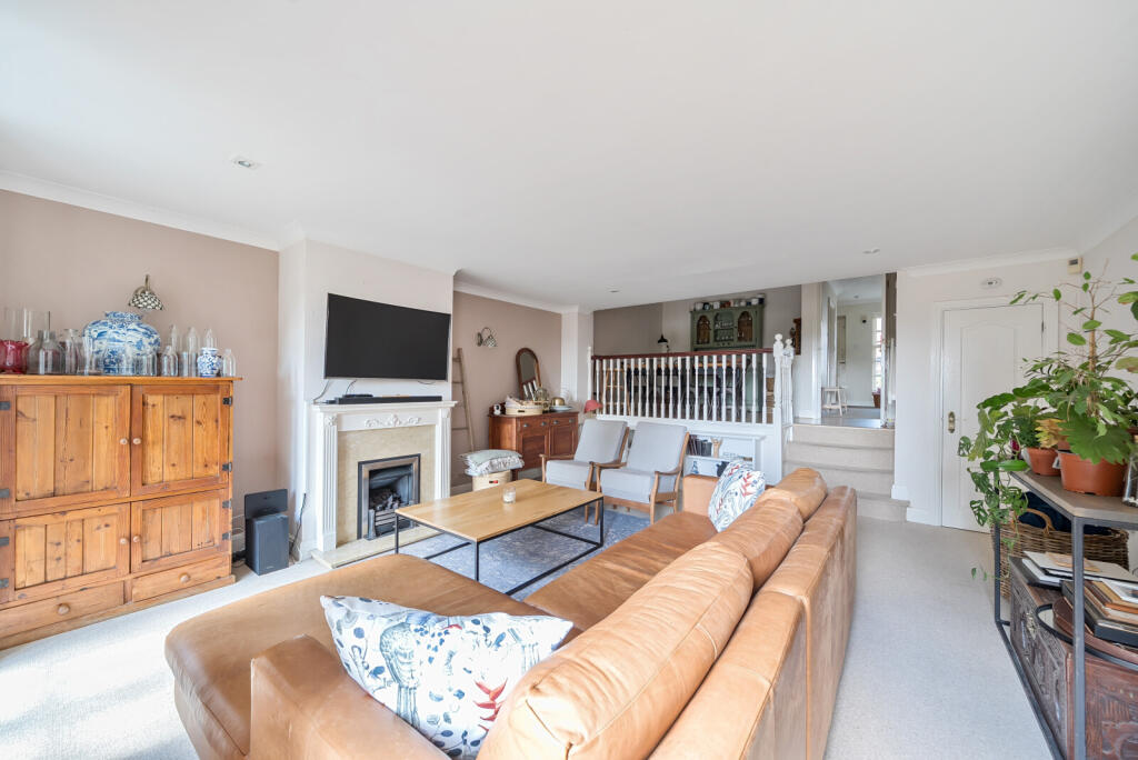 1297833-8-6830401...