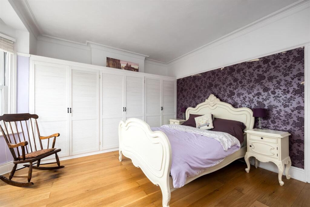 Navarino Road, 15-013.jpg