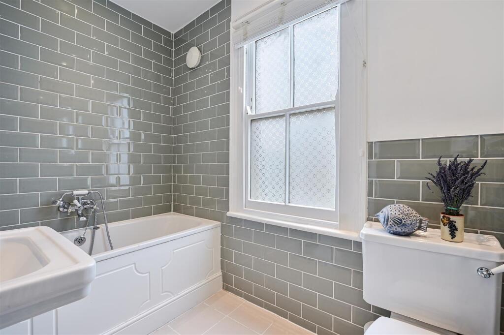 COLLEGE ROAD (5).jpg