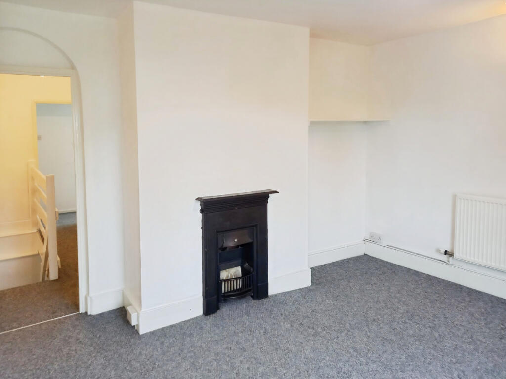 3 Bedroom Mid Terrace Character Cottage