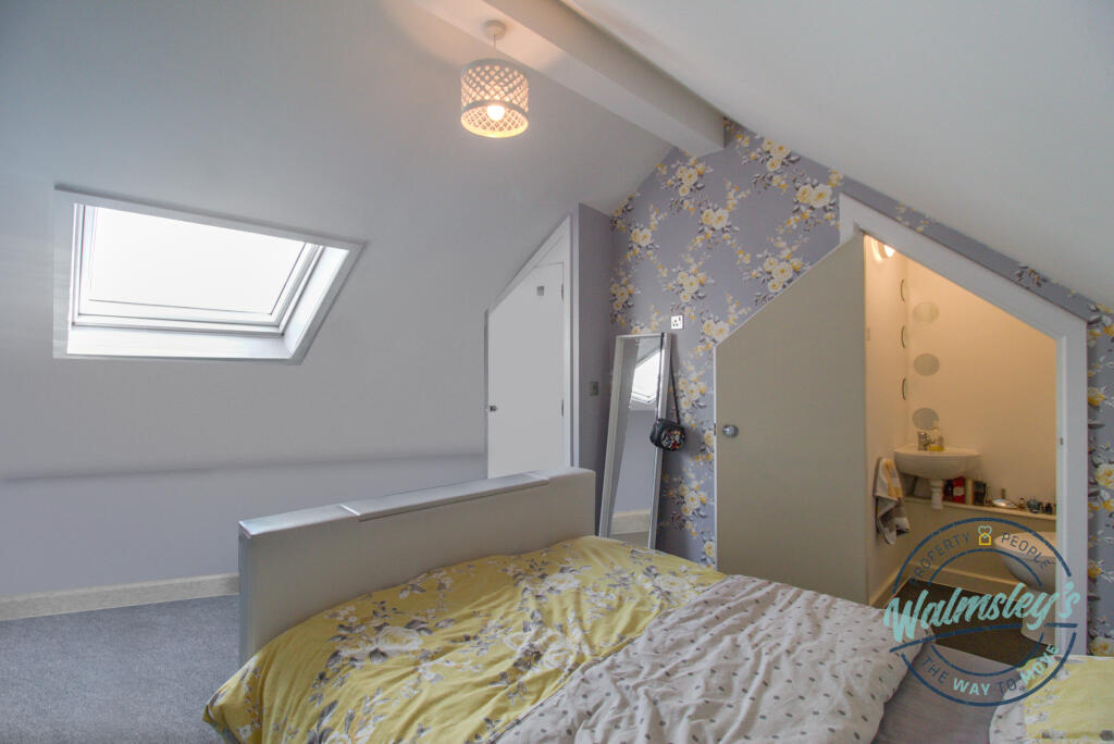 Top floor double bedroom with ensuite cloakroom