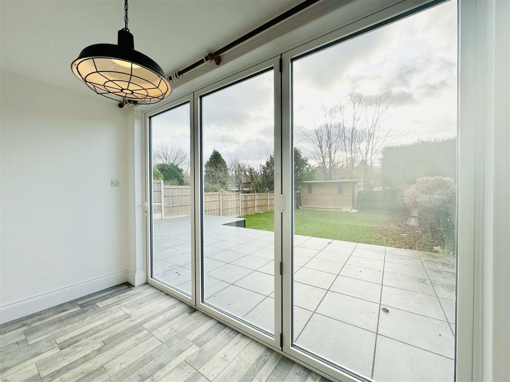 Rear reception doors