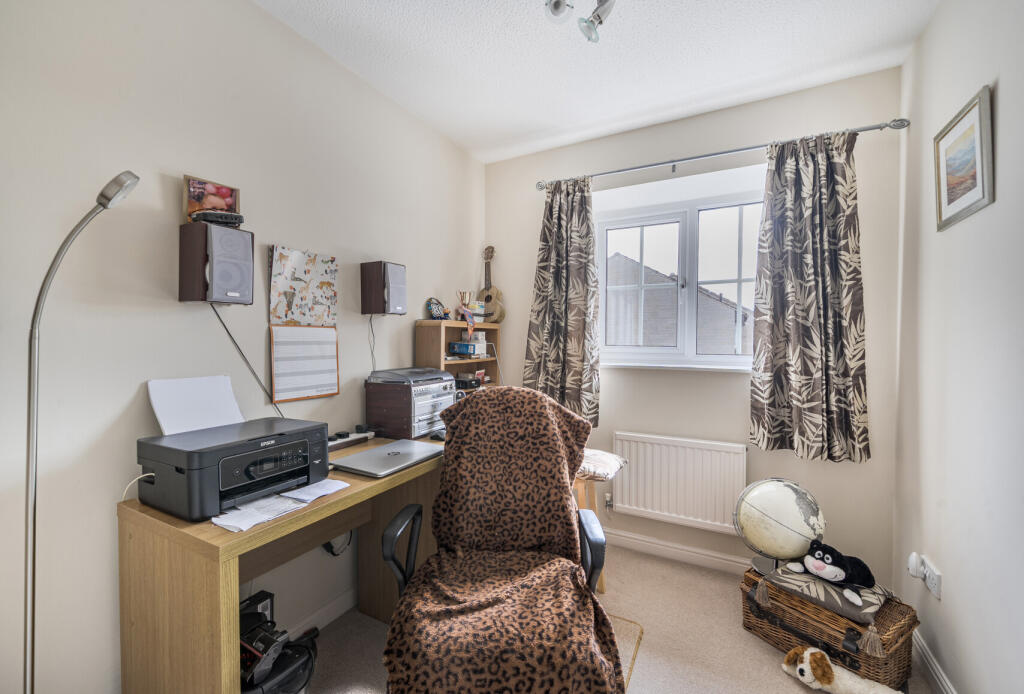 1358784-5-68d4139...