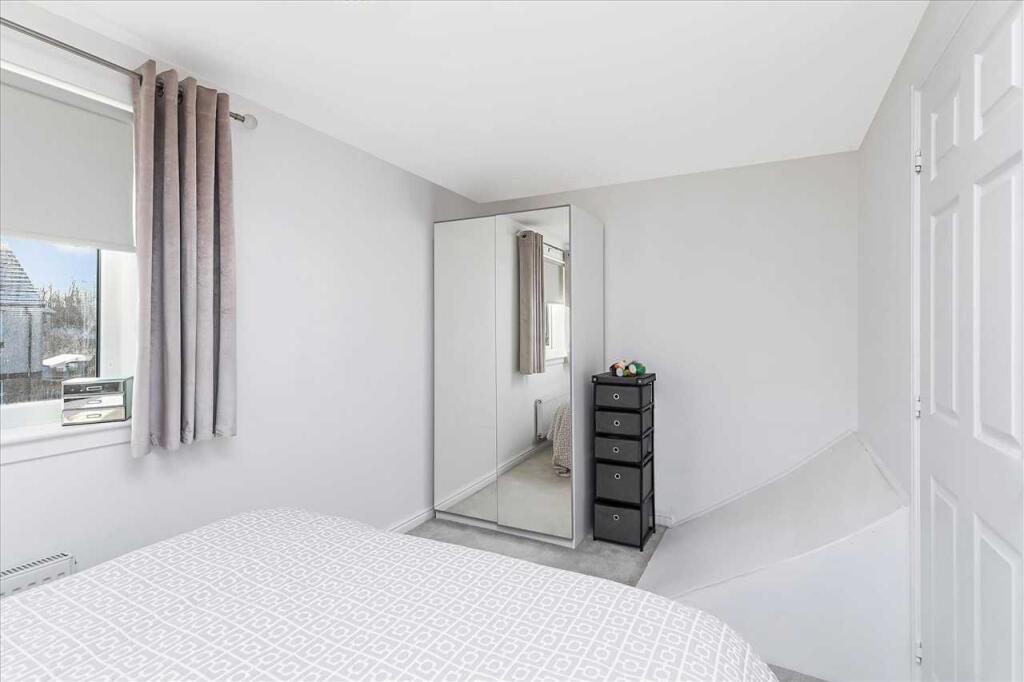 Bedroom One (3)