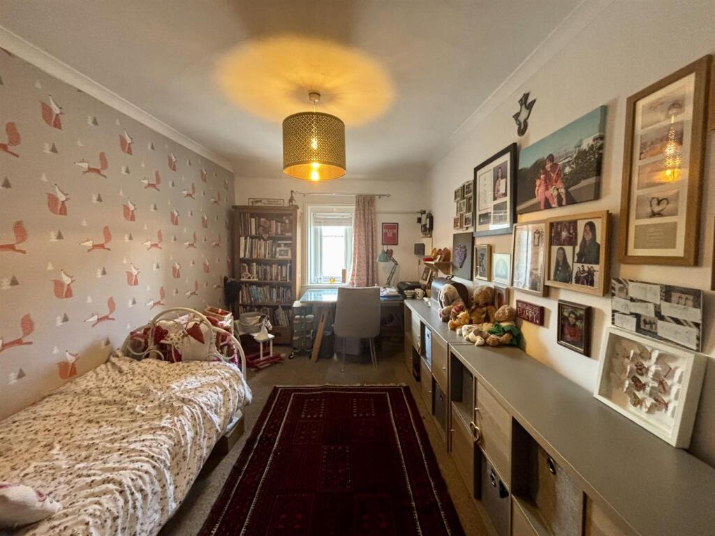 Bedroom 3 2.jpg