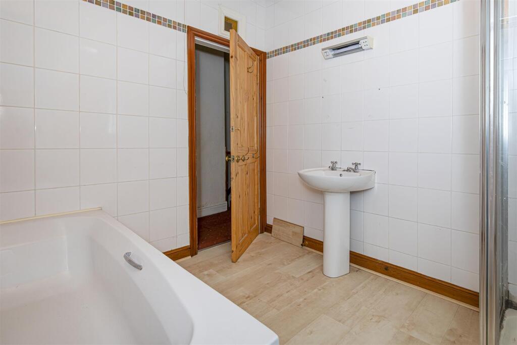 Bramleys Estate Agents - Height Green - Sowerby Br