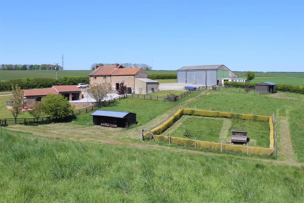 PADDOCKS