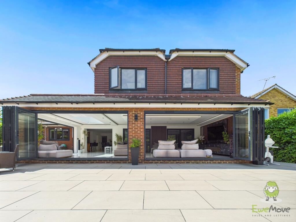 CAM01543G0-PR0141-STILL090